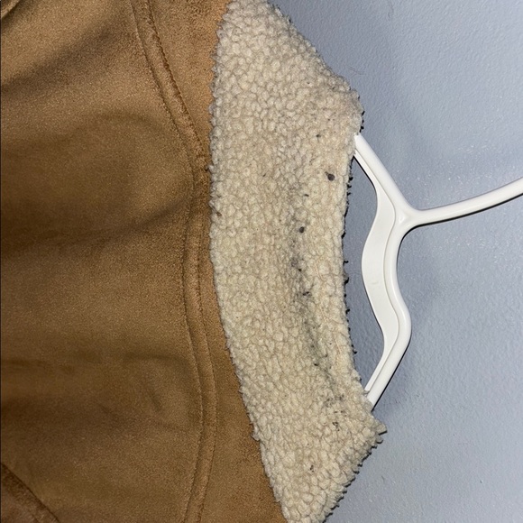 Women’s Tan Shearling Jacket - Picture 6 of 9